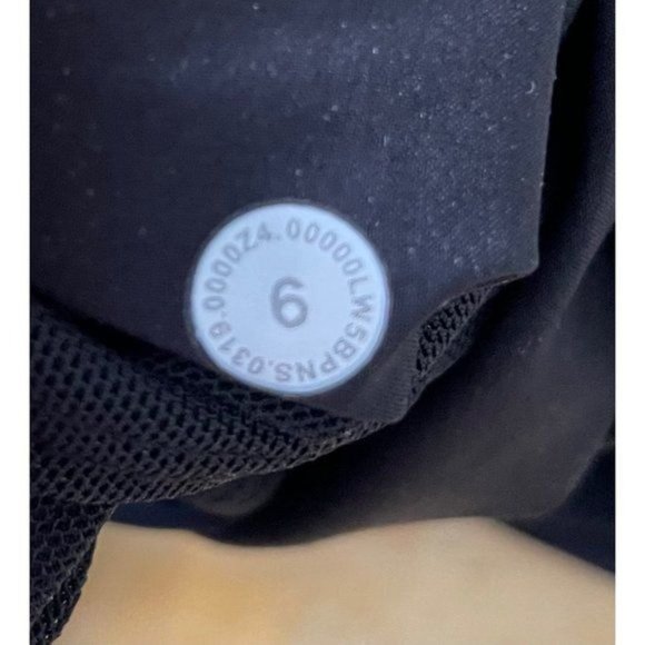 Lululemon Women's On the Fly 7/8 Classic Black Pants - Picture 5 of 11